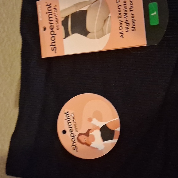 Shapewear - Picture 2 of 5